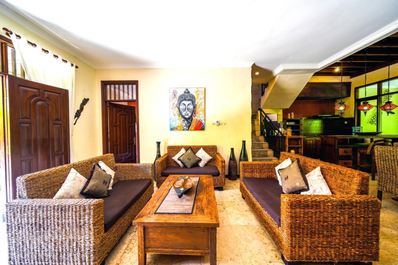 De Cinta Villa - Kuta - 5 Bedrooms - Heart Of Kuta Eksteriør billede